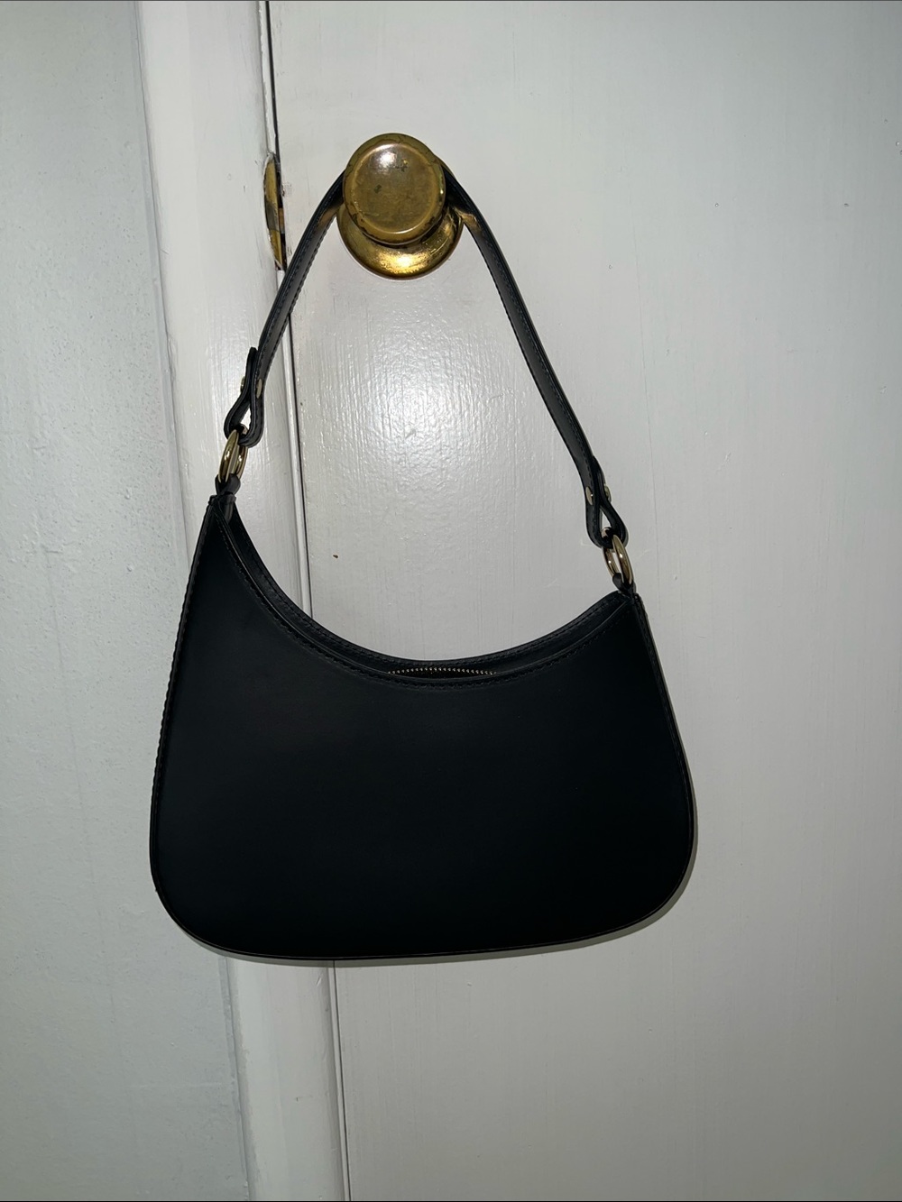 Classic Black Shoulder Bag – Minimal Crescent